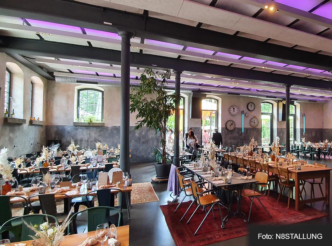 N8STALLUNG Saal